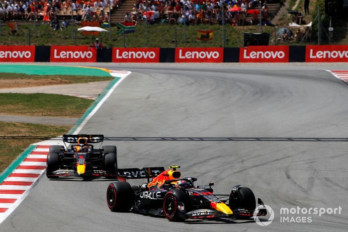 Sergio Pérez, Red Bull Racing RB18, Max Verstappen, Red Bull Racing RB18 