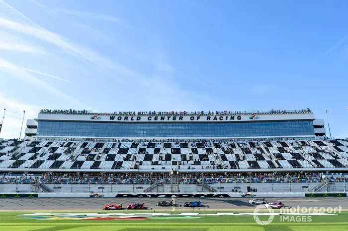 #31 Action Express Racing Cadillac DPi: Chase Elliott, Mike Conway, Felipe Nasr, Pipo Derani, #60: Meyer Shank Racing w/Curb-Agajanian Acura DPi, DPi: Olivier Pla, A.J. Allmendinger, Dane Cameron, Juan Pablo Montoyaw5#10: Konica Minolta Acura ARX-05 Acura DPi, DPi: Ricky Taylor, Filipe Albuquerque, Alexander Rossi, Helio Castroneves, #48: Ally Cadillac Racing Cadillac DPi, DPi: Jimmie Johnson, Kamui Kobayashi, Simon Pagenaud, Mike Rockenfeller