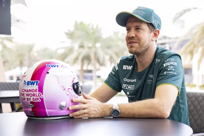 Sebastian Vettel: 33 años y 8 meses (3 de julio de 1987)