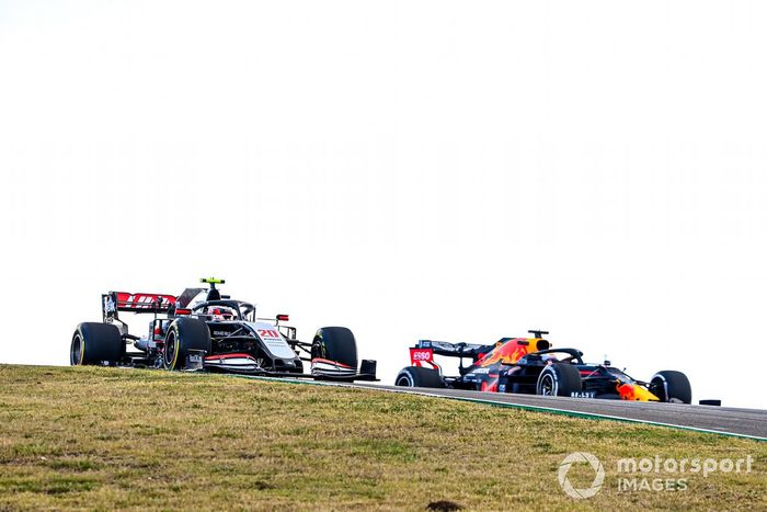 Kevin Magnussen, Haas VF-20, Max Verstappen, Red Bull Racing RB16