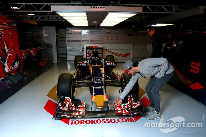 Max Verstappen, Scuderia Toro Rosso and Carlos Sainz Jr., Scuderia Toro Rosso