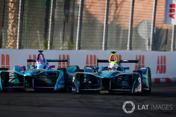 Oliver Turvey, NIO Formula E Team, supera Tom Blomqvist, Andretti Formula E Team
