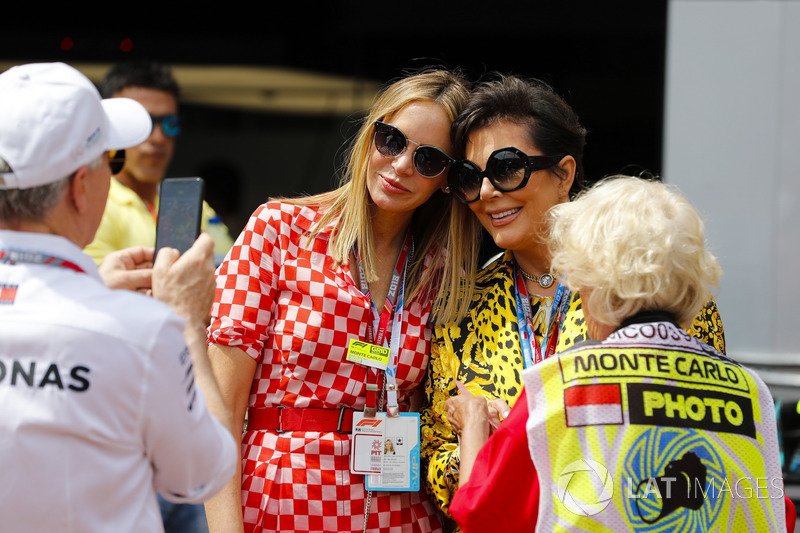 Dee Ocleppo, épouse de Tommy Hilfiger, avec Kris Jenner et Tommy Hilfiger