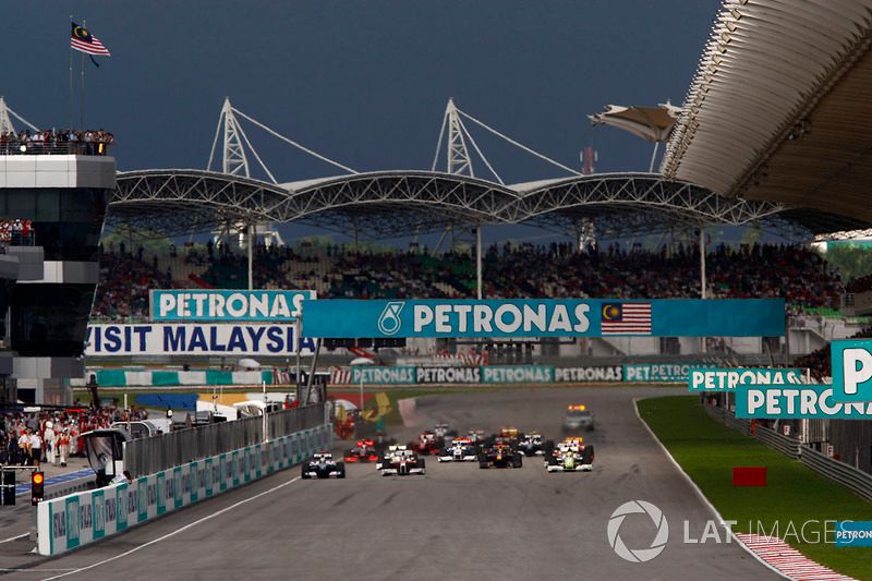 Jenson Button, Brawn GP BGP001 Mercedes, líder al inicio