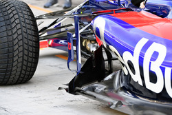 Scuderia Toro Rosso STR12 floor detail