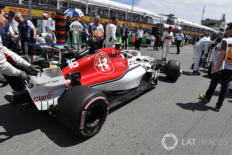 Charles Leclerc, Sauber C37 on the grid