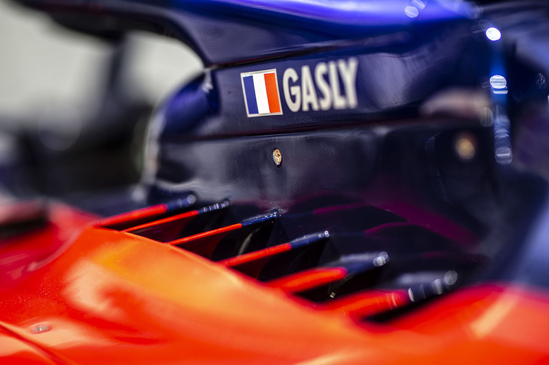 Scuderia Toro Rosso STR13 sidepod detail
