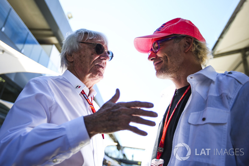 Bernie Ecclestone, président d'honneur de la Formule 1, avec l'ancien Champion du monde, Jacques Villeneuve