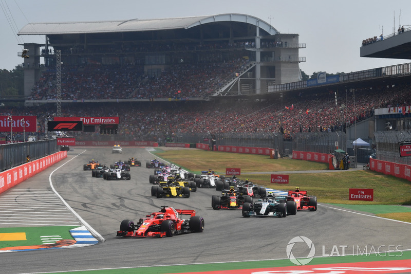 Sebastian Vettel, Ferrari SF71H mène au départ