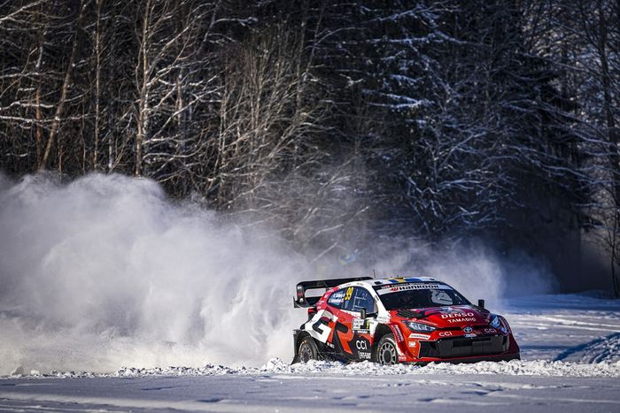 Oliver Solberg, Elliott Edmondson, Toyota Gazoo Racing WRT Toyota GR Yaris Rally1