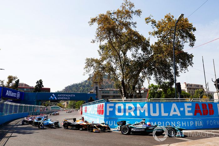 Nelson Piquet Jr., Jaguar Racing, leadsAndre Lotterer, Techeetah