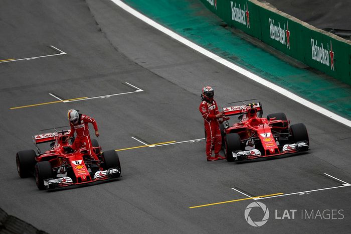 Sebastian Vettel, Ferrari SF70H y Kimi Raikkonen, Ferrari SF70H llegan al parc ferme