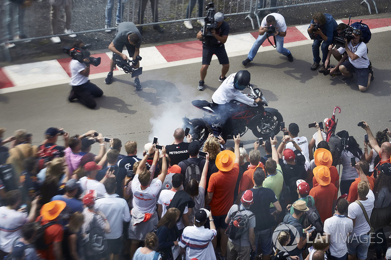 Lewis Hamilton, Mercedes AMG F1