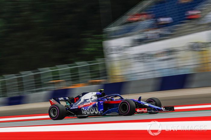 12: Pierre Gasly, Scuderia Toro Rosso STR13, 1'04.874