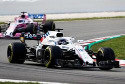 Lance Stroll, Williams FW41, Sergio Perez, Force India VJM11