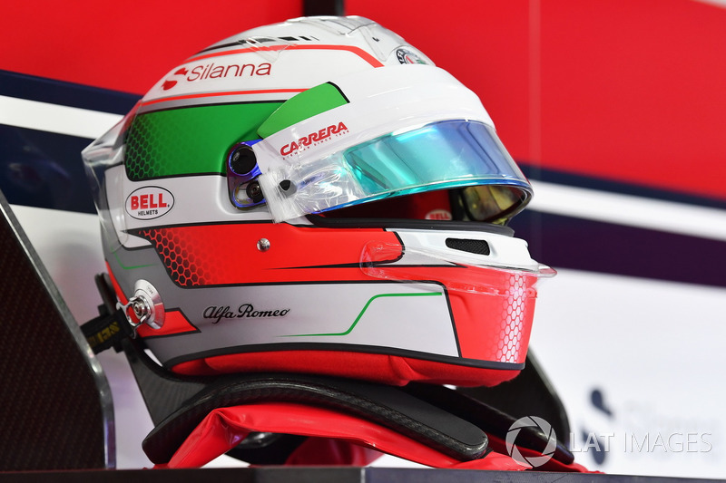 Helmet of Antonio Giovinazzi, Sauber