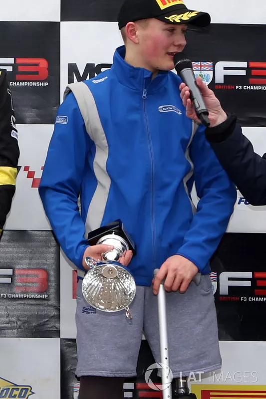 Podium: derde plaats Billy Monger, Carlin