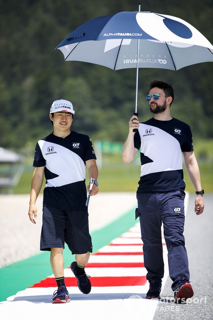 Yuki Tsunoda, AlphaTauri, recorre la pista del GP de Estiria