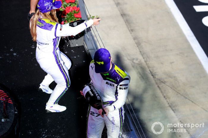 Podio: la ganadora Alice Powell y la segundo lugar Sarah Moore