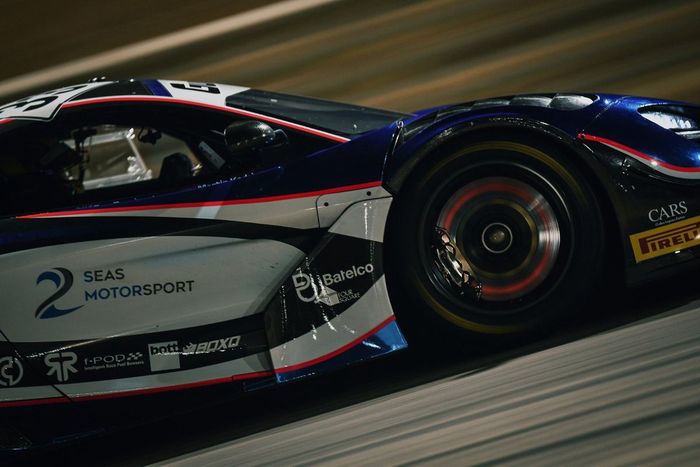 #33 2 Seas Motorsport, McLaren 720S GT3: Isa Bin Abdullah Alkhalifa, Ben Barnicoat, Martin Kodric  