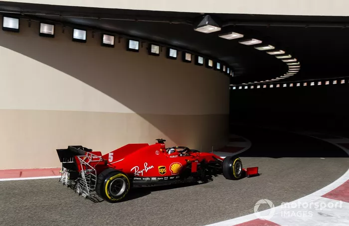 Sebastian Vettel, Ferrari SF1000, con le griglie per i test aerodinamici al posteriore