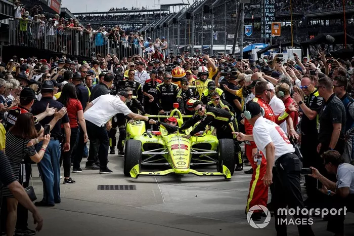 Simon Pagenaud, Team Penske Chevrolet, Victory Lane