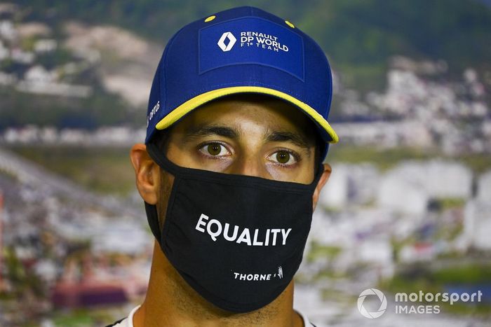 Daniel Ricciardo, Renault F1 en la conferenci de prensa