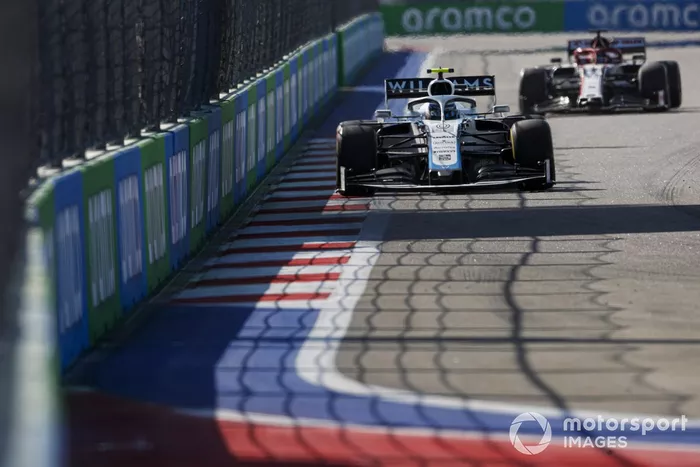 Nicholas Latifi, Williams FW43, Kimi Raikkonen, Alfa Romeo Racing C39