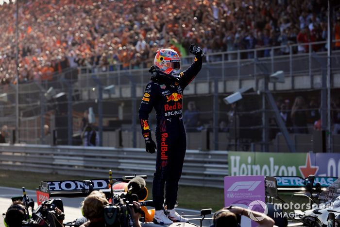 Ganador de la pole Max Verstappen, Red Bull Racing