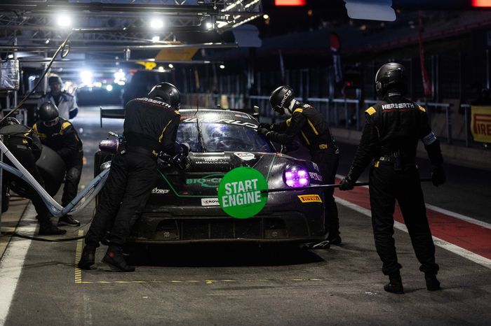 #92 Herberth Motorsport Porsche 911 GT3 R (992) of Rolf Ineichen, Tim Heinemann, Joel Sturm