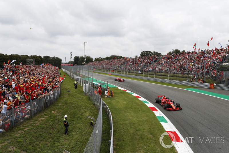 Kimi Raikkonen, Ferrari SF71H, y Sebastian Vettel, Ferrari SF71H