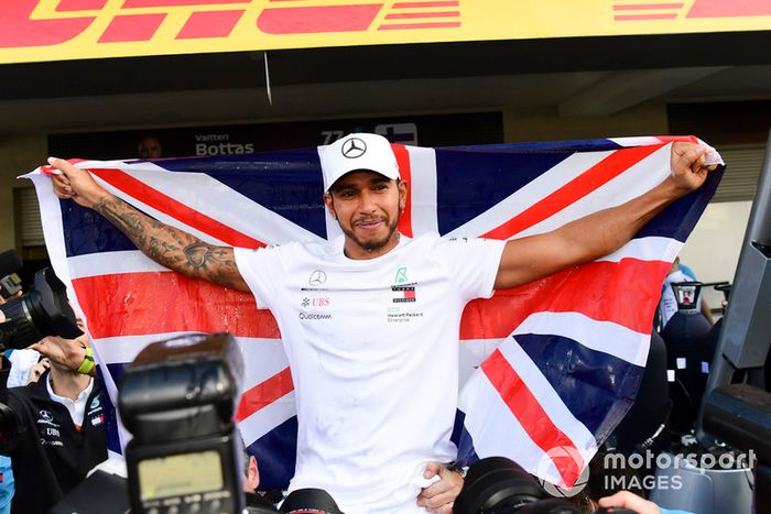 Lewis Hamilton con Mercedes AMG F1
