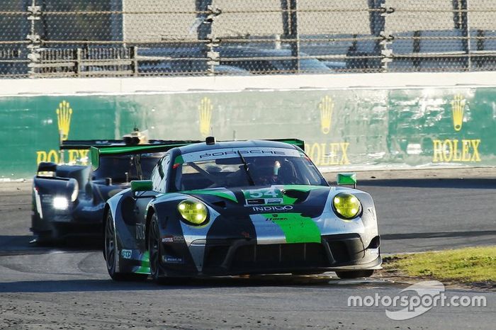 #54 Black Swan Racing Porsche 911 GT3 R: Tim Pappas, Jeroen Bleekemolen, Sven Müller, Trenton Estep