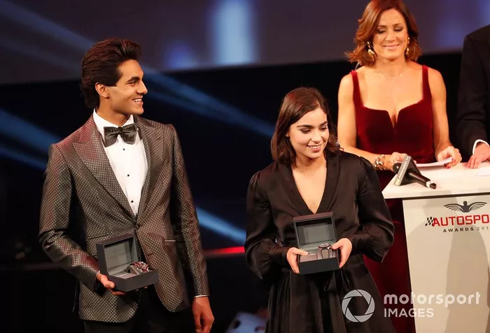 Enaam Ahmed y Jamie Chadwick 