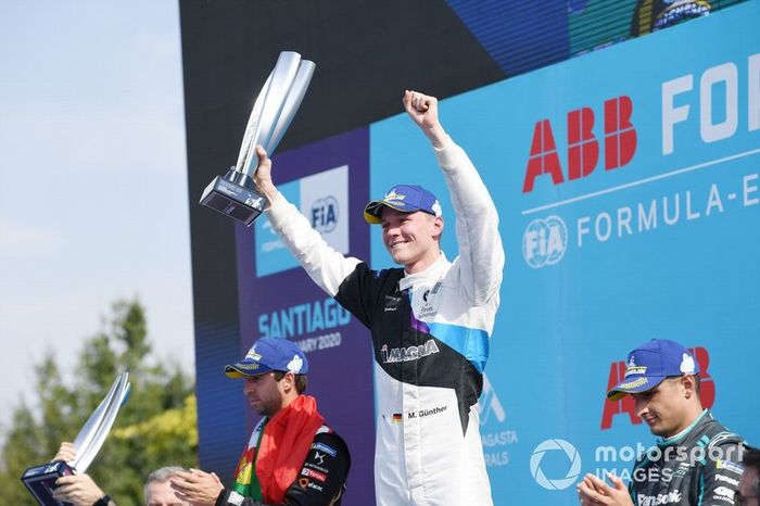 Podio: ganador de la carrera Maximilian Günther, BMW I Andretti Motorsports, segundo lugar Antonio Felix da Costa, DS Techeetah, y el tercer lugar, Mitch Evans, Jaguar Racing