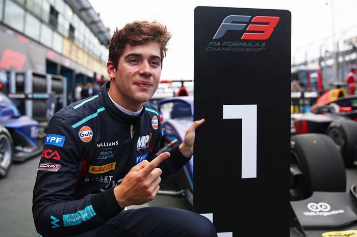 Ganador de la carrera Franco Colapinto, MP Motorsport 