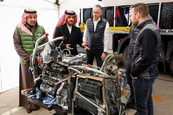 SAR Prince Khalid bin Sultan Al-Abdullah Al-Faisal, President Saudi Automobile & Motorcycle Federation and Saudi Motorsport Company, Mohammed Ben Sulayem, President FIA, Sven Quandt, Team Manager of Q-Motorsport