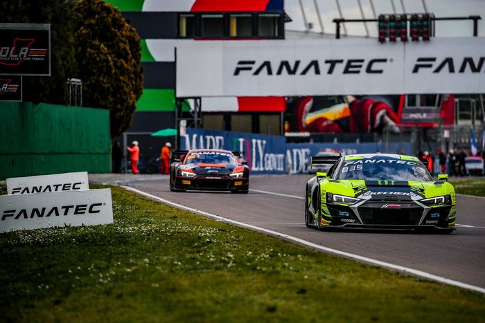 #46 Team WRT Audi R8 LMS evo II GT3: Nico Müller, Frédéric Vervisch, Valentino Rossi