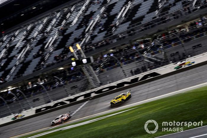 #66 Ford Chip Ganassi Racing Ford GT, GTLM: Joey Hand, Dirk Müller, Sebastien Bourdais, #4 Corvette Racing Corvette C7.R, GTLM: Oliver Gavin, Tommy Milner, Marcel Fassler