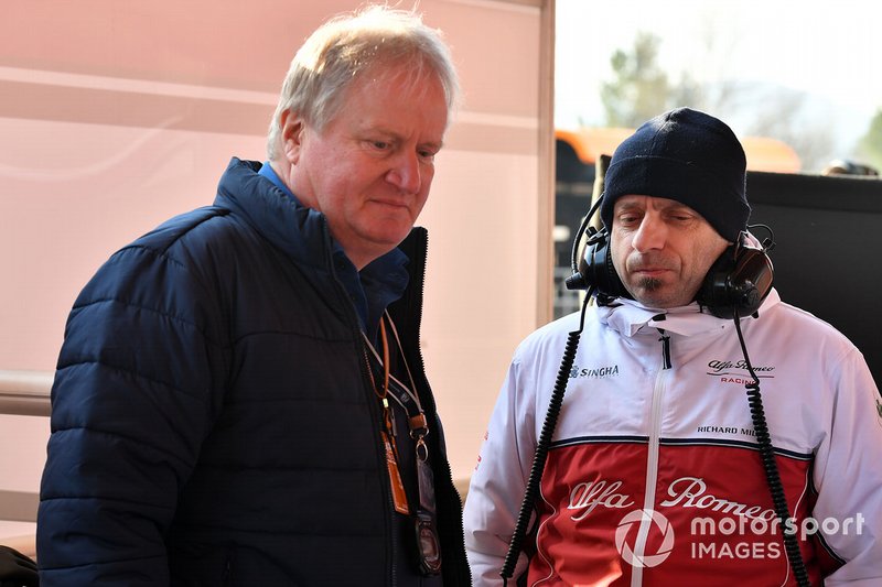Jo Bauer, FIA Technical delegate en Simone Resta, Alfa Romeo Racing Designer