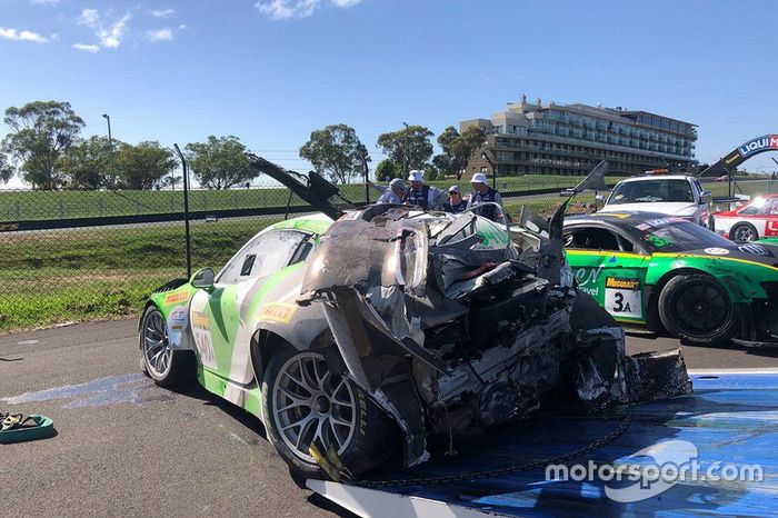 Así quedó el #540 Black Swan Racing Porsche 911 GT3-R de Tim Pappas, Jeroen Bleekemolen y Marc Lieb tras el accidente
