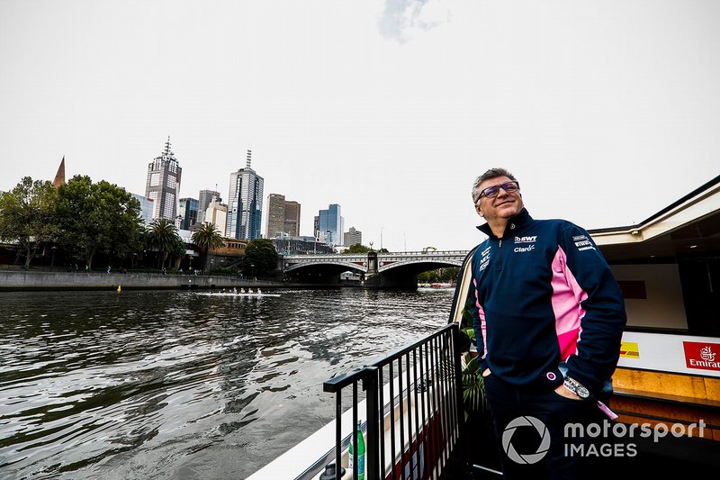 Otmar Szafnauer, Chief Operating Officer, Racing Point, si dirige verso l'evento a Federation Square