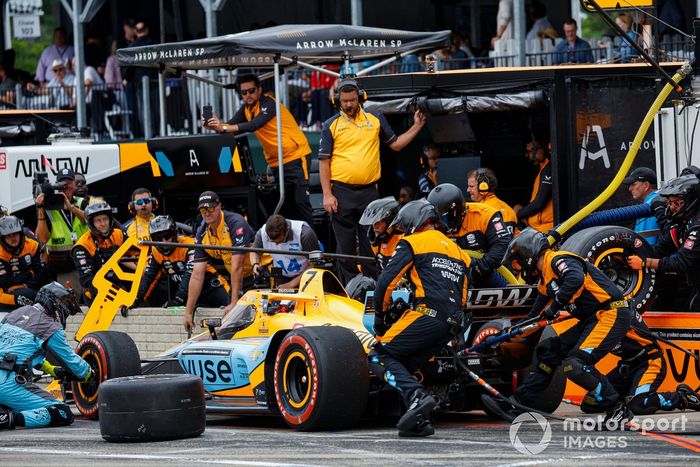 Felix Rosenqvist, Arrow McLaren SP Chevrolet, Pit Stop