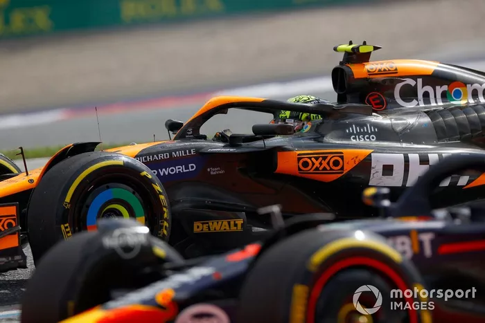 Max Verstappen, Red Bull Racing RB20, Lando Norris, McLaren MCL38, battle for the lead
