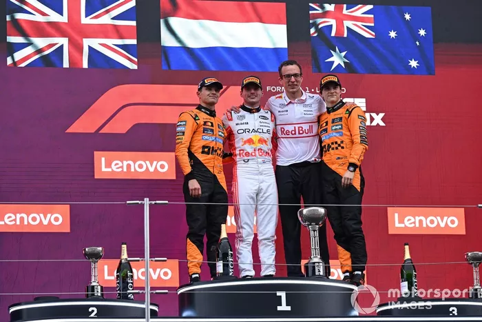 Lando Norris, McLaren, Oscar Piastri, McLaren, Max Verstappen, Red Bull Racing