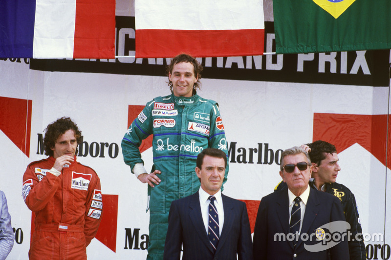 Podium : le vainqueur Gerhard Berger, Benetton; le second Alain Prost, McLaren; et le troisième Ayrton Senna, Lotus