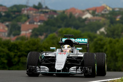 Lewis Hamilton, Mercedes AMG F1 W07 Hybrid