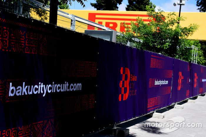 Ambiente del circuito de la ciudad de Bakú