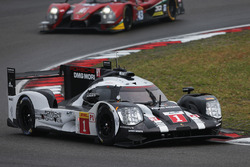 #1 Porsche Team Porsche 919 Hybrid: Timo Bernhard, Mark Webber, Brendon Hartley