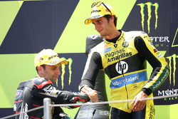 Podium: juara lomba Johann Zarco, Ajo Motorsport, peringkat kedua Alex Rins, Paginas Amarillas HP 40